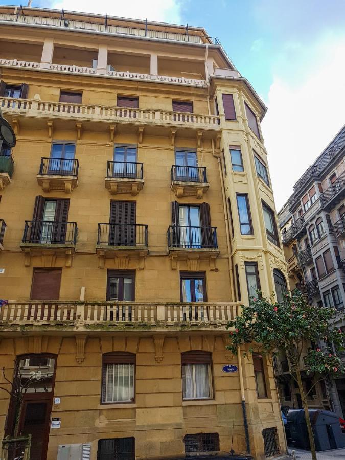 Waves Guesthouse San Sebastian Exterior photo